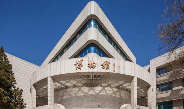 它是国内“最有风骨”的大学，强硬退出世界排名，静守己心