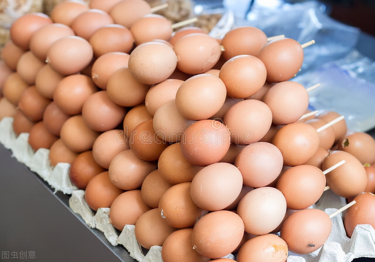 去买鸡蛋，挑红壳的还是白壳的好？今天才知道，原来以前都买错了