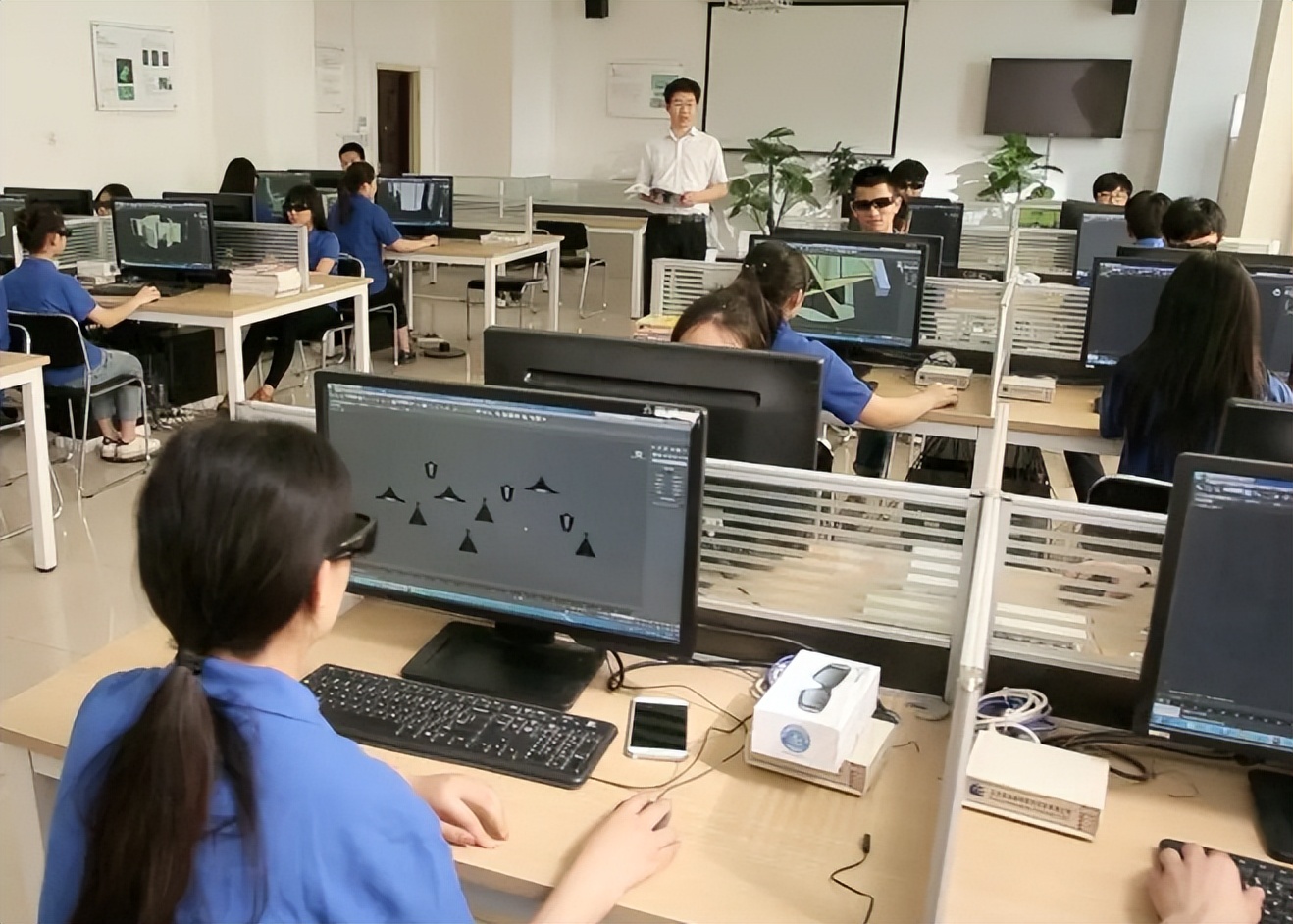 毕业生各专业月收入排名，“码农”还是好饭碗，你专业是否上榜？