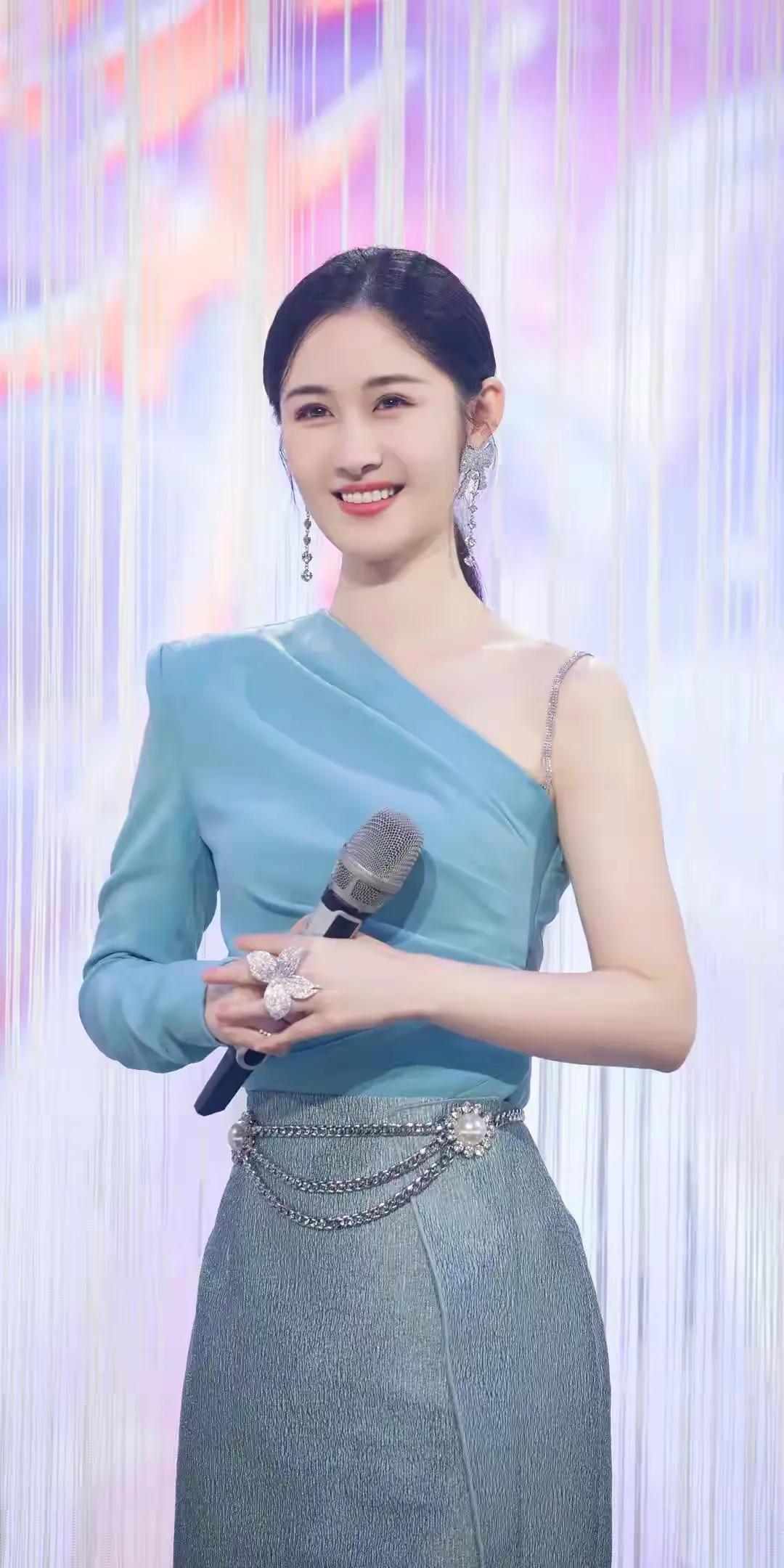 梁田｜湖南卫视主持人｜美图壁纸高清写真