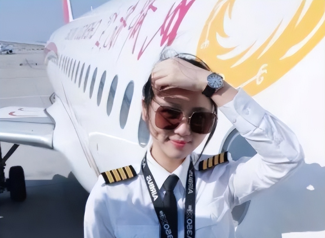 中国首位女机长伍倩玉:17岁开飞机,26岁当机长,巾帼不让须眉!
