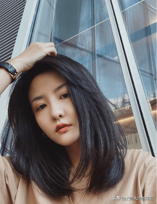 六点半》角色名"冷檬",早期的视频叫"小美",角色名与曾经的"大美"刘莎