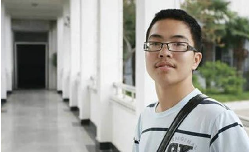 江苏学霸王云飞：高考写755字文言作文，放弃北大，后来如何了？