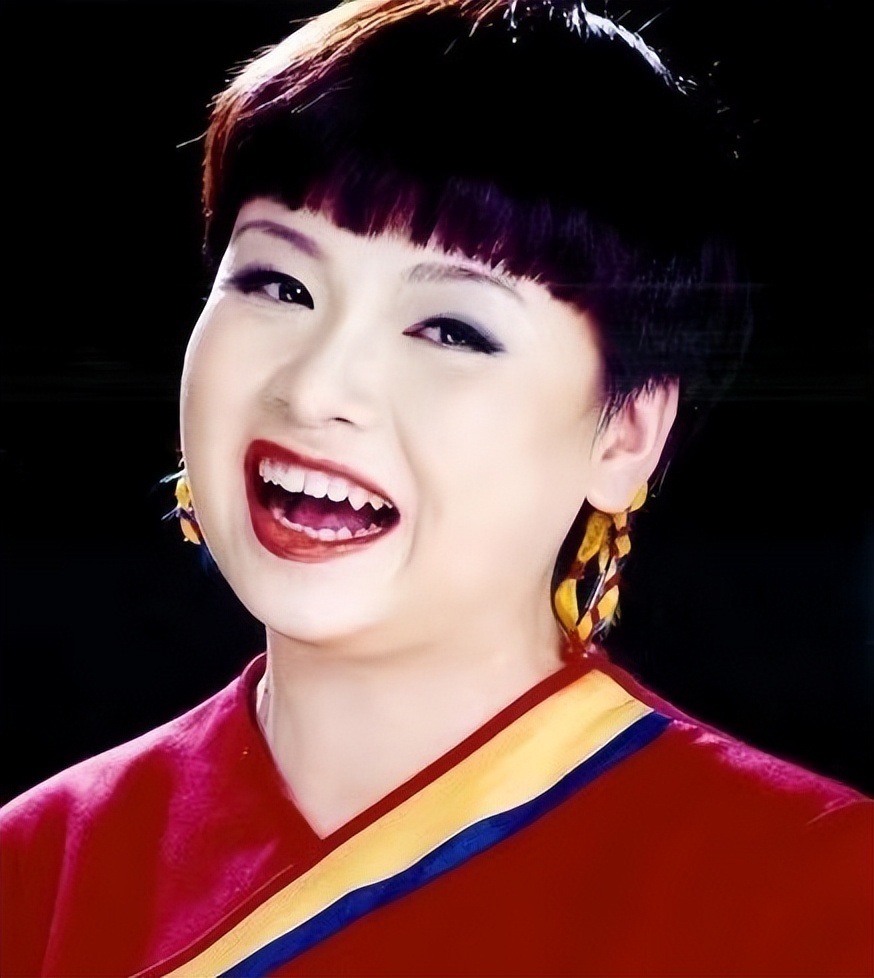 歌星李琼:21岁登上春晚舞台红极一时,现在胖到认不出,婚姻成谜