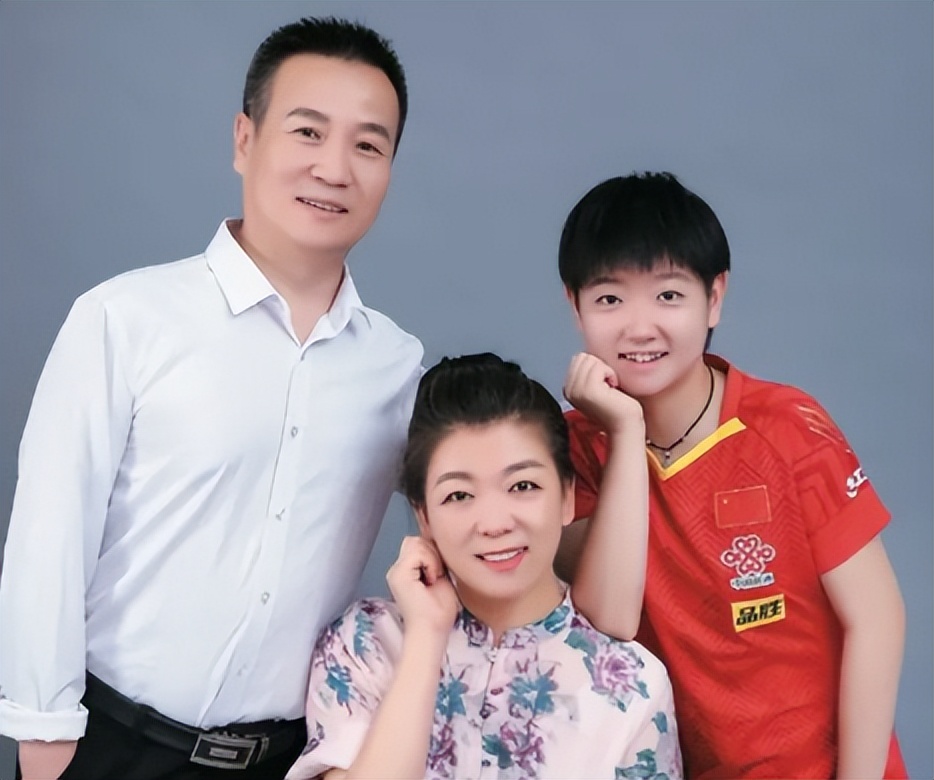 孙颖莎获得冠军(孙颖莎随队赴参加比赛啦!