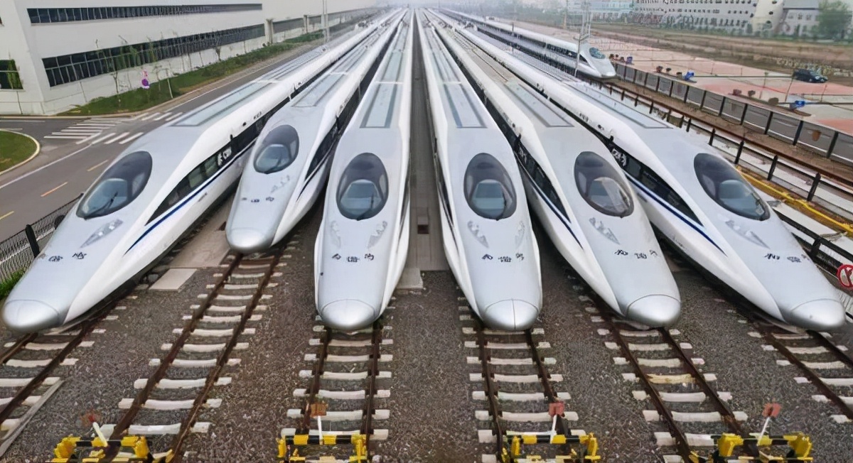 2021年人均GDP将超1.2万美元，中国迈向高收入国家行列。