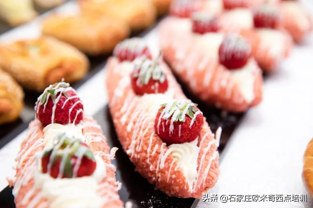 为低学历女生打开一扇门，西点烘焙再合适不过了