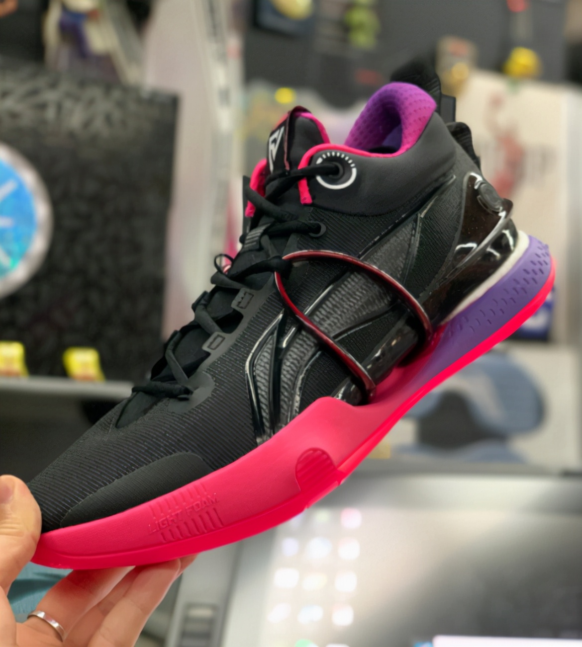 cba闪击8为什么召回（闪击8代断底被召回，休闲鞋被质疑抄袭，李宁又翻车了么？）