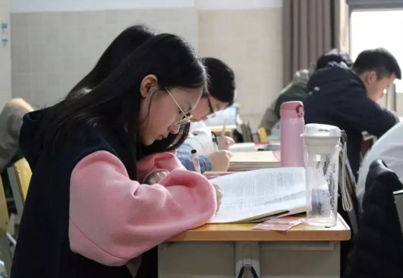 新高考模式下，为何不建议选“物生地”，不同年龄老师有不同解释