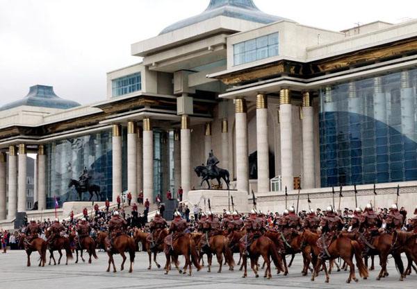 蒙古国“现状”，海军夏天运羊毛，冬天捕鱼，还有25个探秘冷知识