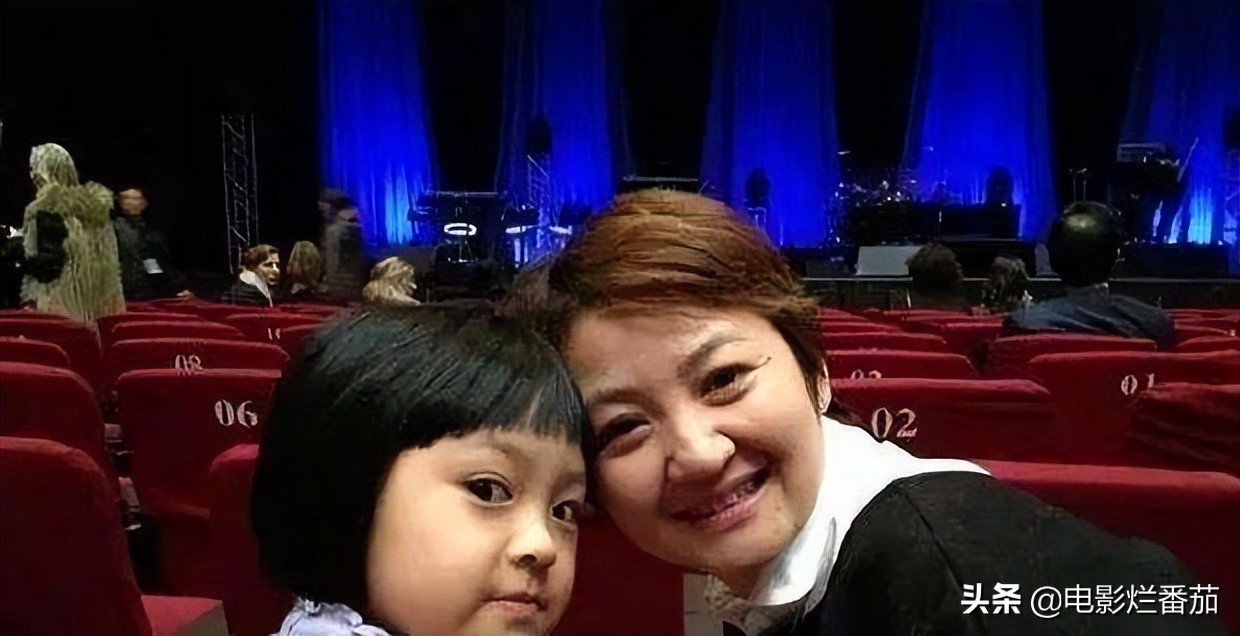 红极一时的童星，纷纷找出路，有的当上CEO，有的沦落街头摆地摊