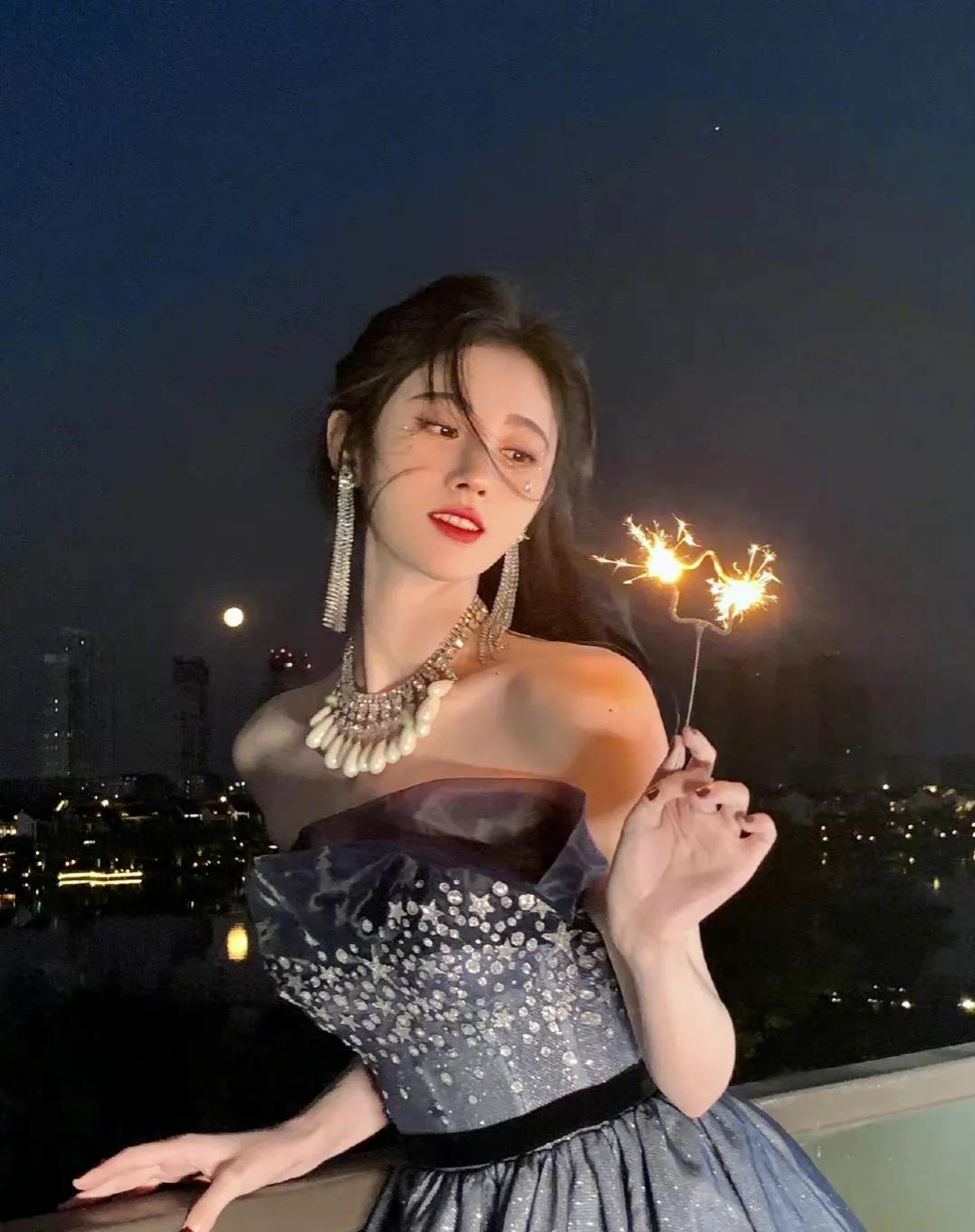 这样的鞠婧祎,你喜欢吗?