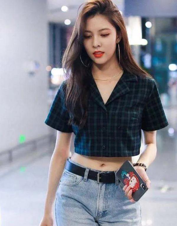 宋妍霏时尚万种