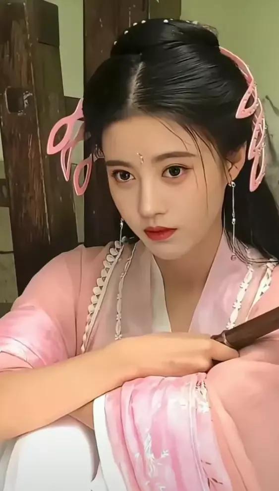 鞠婧祎还是古装妆扮最好看，这次选对了