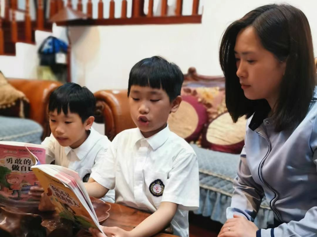 与书同行，不负春光——记天府新区华阳实验小学读书月活动