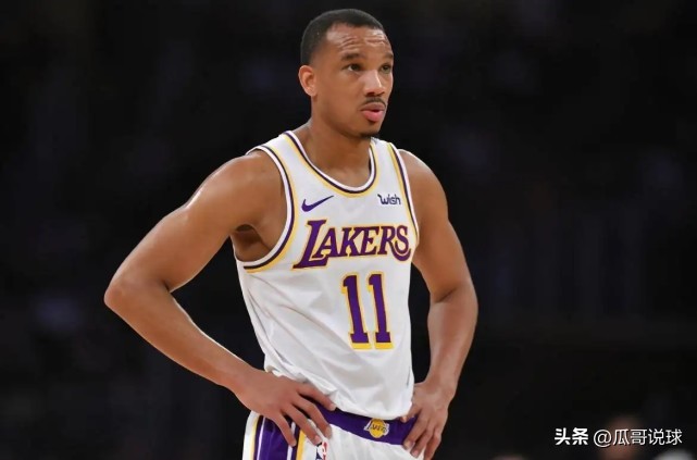 NBA新赛季中(黯然离场？NBA新赛季即将开始，联盟还有九位球星仍未找到下家)