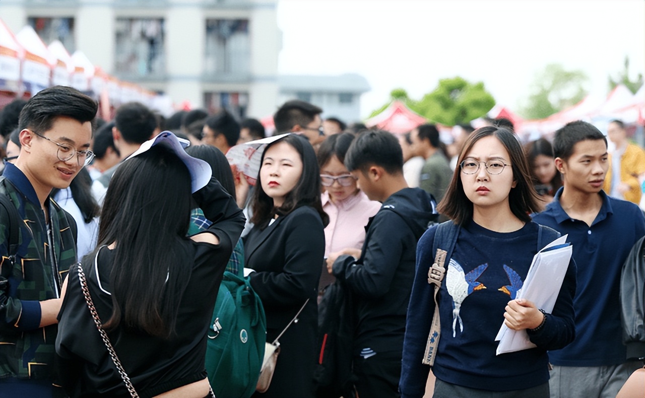 “华为”开始校招了，看了拟录名单后，基本上都是985毕业生