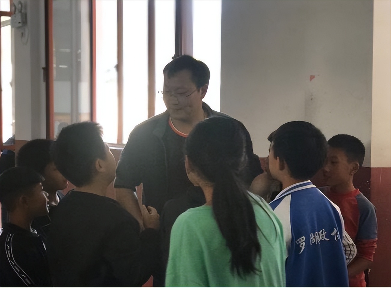 你知道高三家长卑微到什么程度？简直不敢想象，连老师也变柔软了