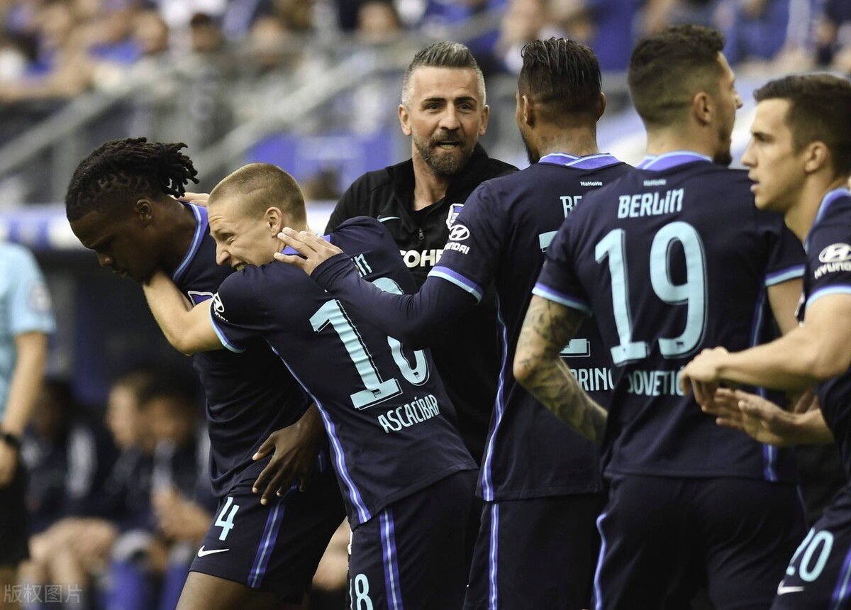汉堡为什么不想上德甲（柏林赫塔逆转汉堡成功保住德甲资格，汉堡“不想”重返德甲吗？）-趣拿体育