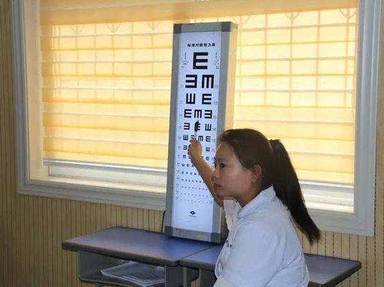 中考迎来新变动，学生“近视”也可能被扣分？部分地区已实施