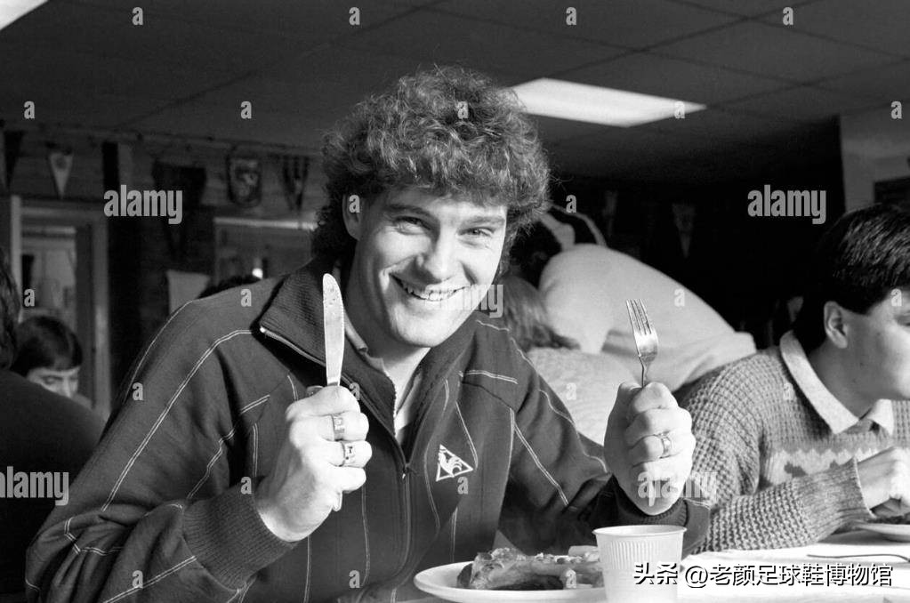 世界杯进球球鞋品牌（法国公鸡赞助过三届世界杯冠军，齐达内坎通纳曾使用球鞋已成传说）