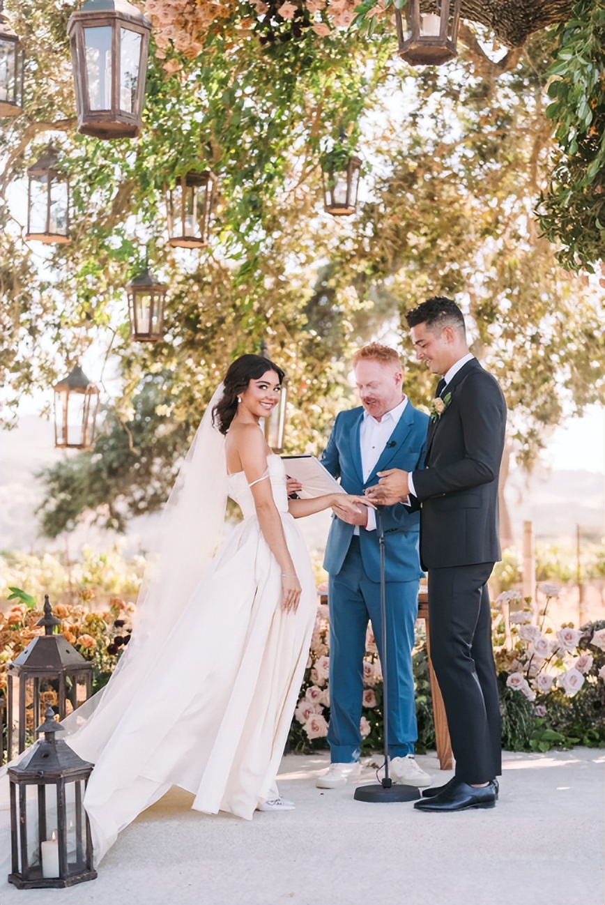 英格兰幸福时代来临（好莱坞美女大婚！曾换两次肾、透析暴瘦，如今被祝福：一定要幸福）