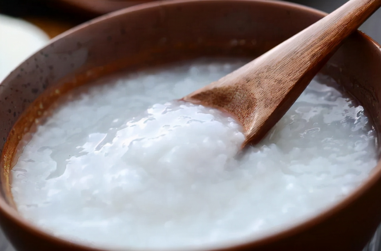 早餐不能吃“白粥”？医生建议：不只是白粥，这3种食物尽量少吃