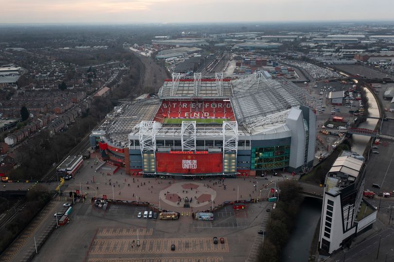 曼联为什么在英超称霸（试图天价收购曼联的卡塔尔财团，为什么如此喜欢投资足球？）