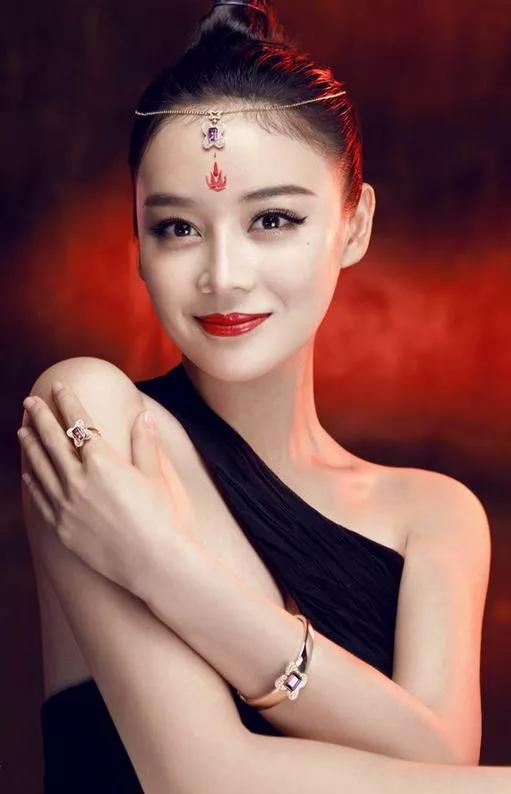 袁姗姗：恬静温婉，明艳动人，女神范十足