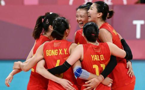 7月4号消息逆转美国队！中国女排晋级世界总决赛