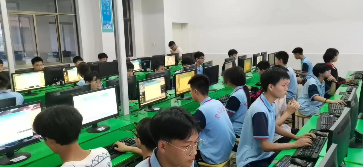 洞口县职业中专学校计算机知识竞赛活动