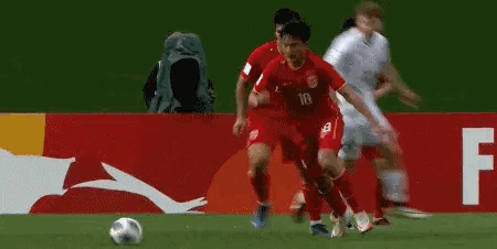 中国男足vs日本男足最新战况（感谢日本队！中国队遭绝平1-1仍出线：这一刻等了9年，将对战韩国）
