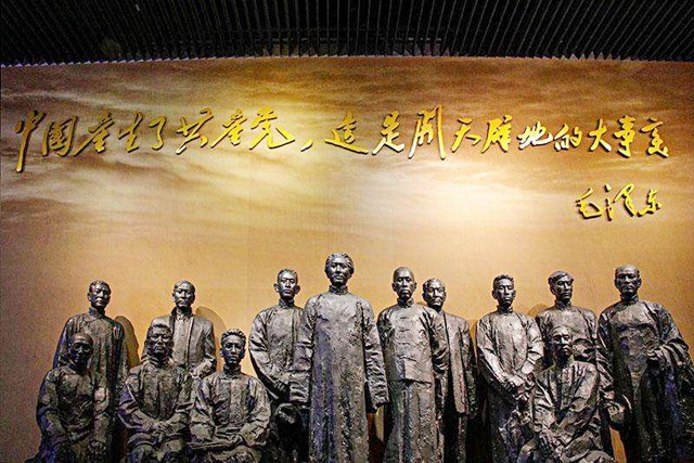 内蒙古贪官花2000万买石头，虚假报销46万，儿子生活费也公款报销