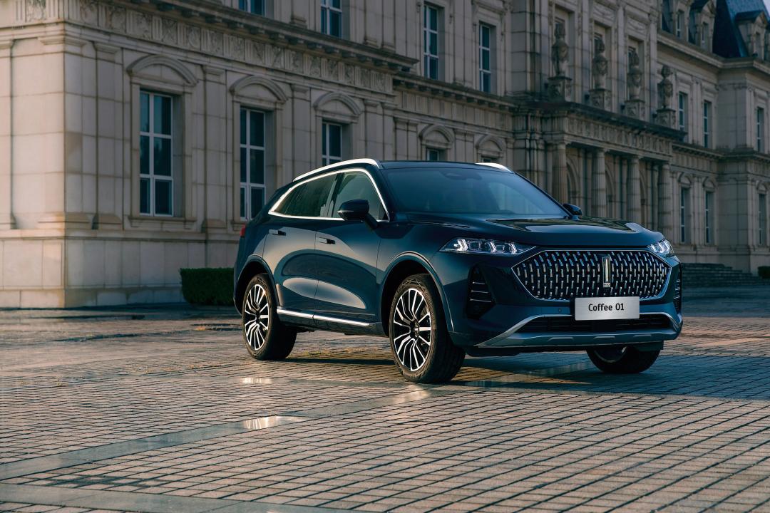 魏牌CEO开撕余承东，增程式和DHT到底该买啥？