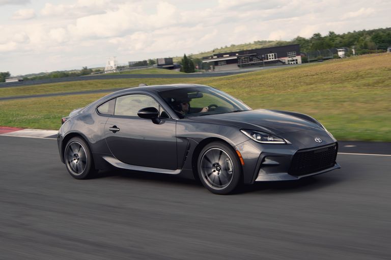 2022款丰田gr 86:敢拿性价比和驾驶乐趣相提并论的丰田跑车