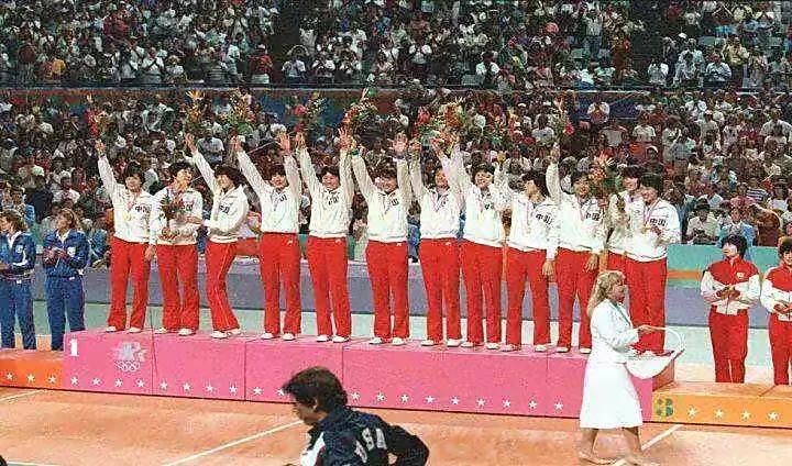 女子排球世界杯冠军(1981年中国女排首夺世界杯冠军 冠军队阵容回忆)