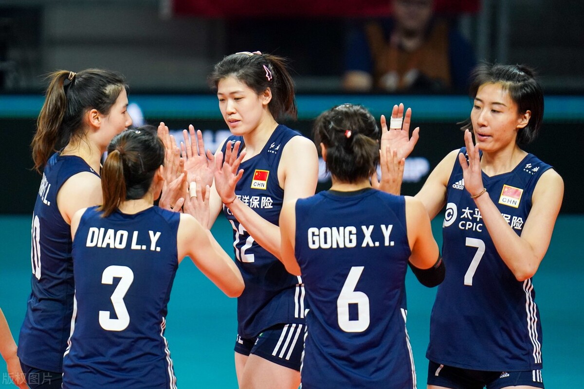 中国女排最新消息现场直播（CCTV5直播，中国女排决战意大利，李盈莹携2位王牌助蔡斌冲4强）