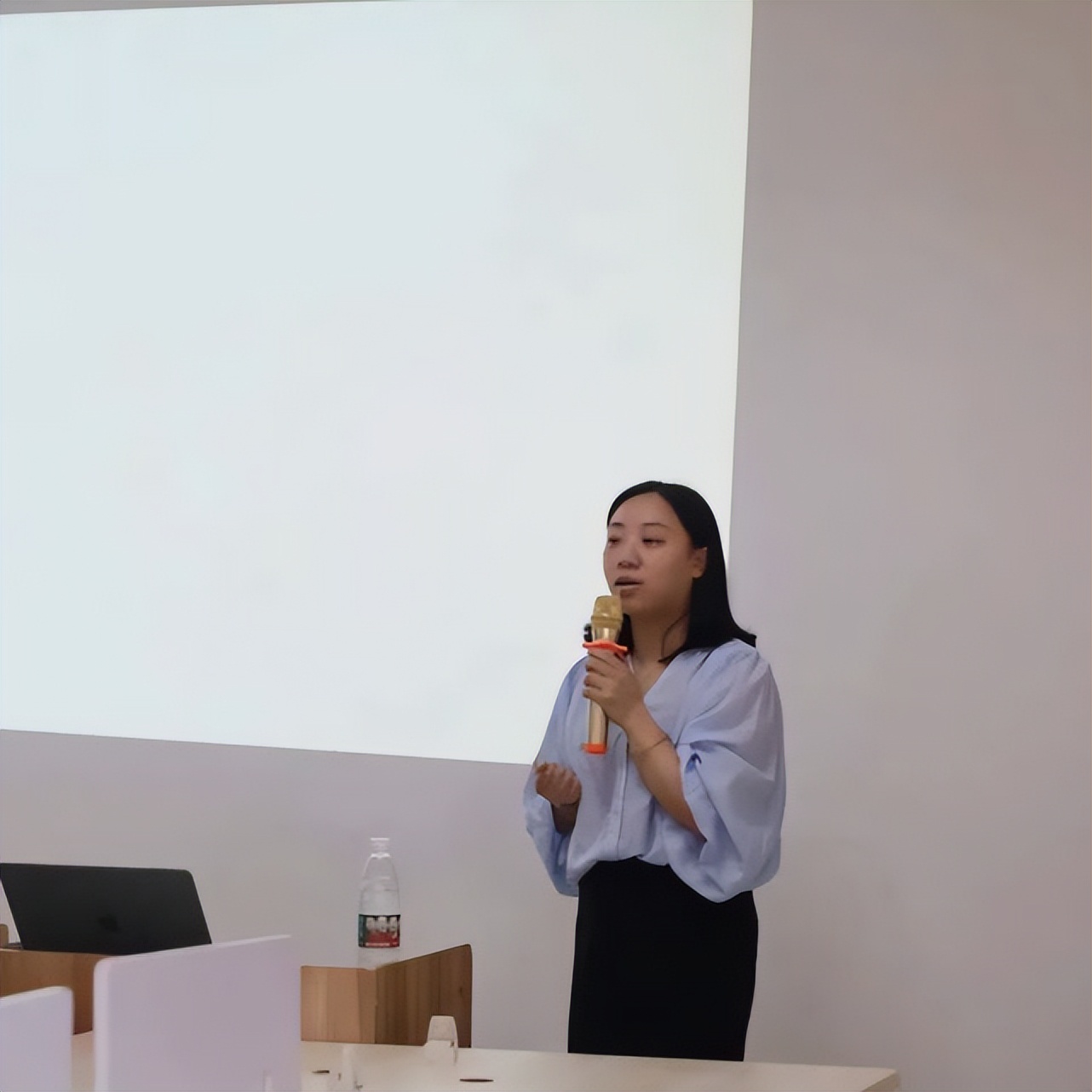 企业来校“抢招”人才，硅谷学子足不出校就可拿到心仪offer