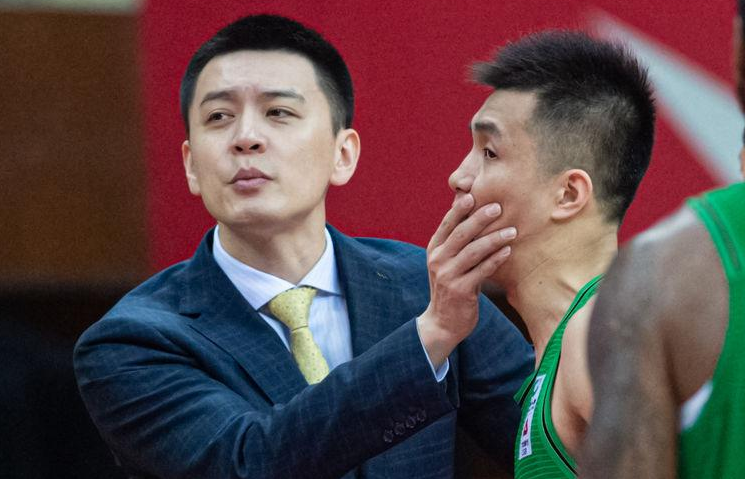 cba球员薪水2016（提出转会申请，郭艾伦12年辽篮生涯赚了多少薪水？明年或千万年薪）