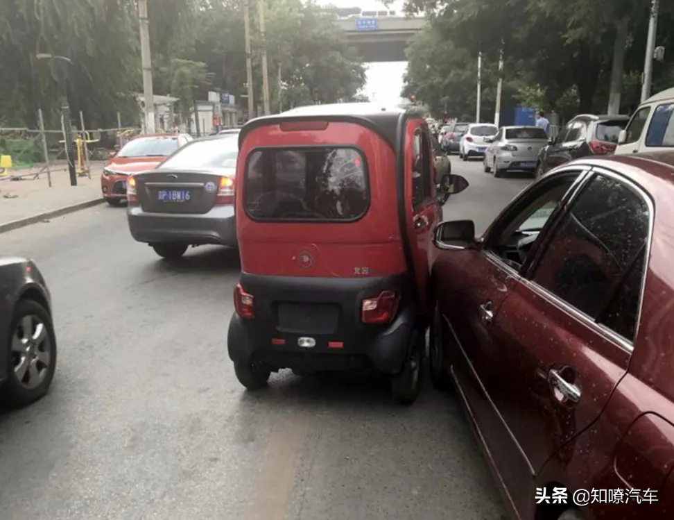 宏光MINIEV销量下跌,微型车越卖越赔?新能源下乡,机会还是促销会?