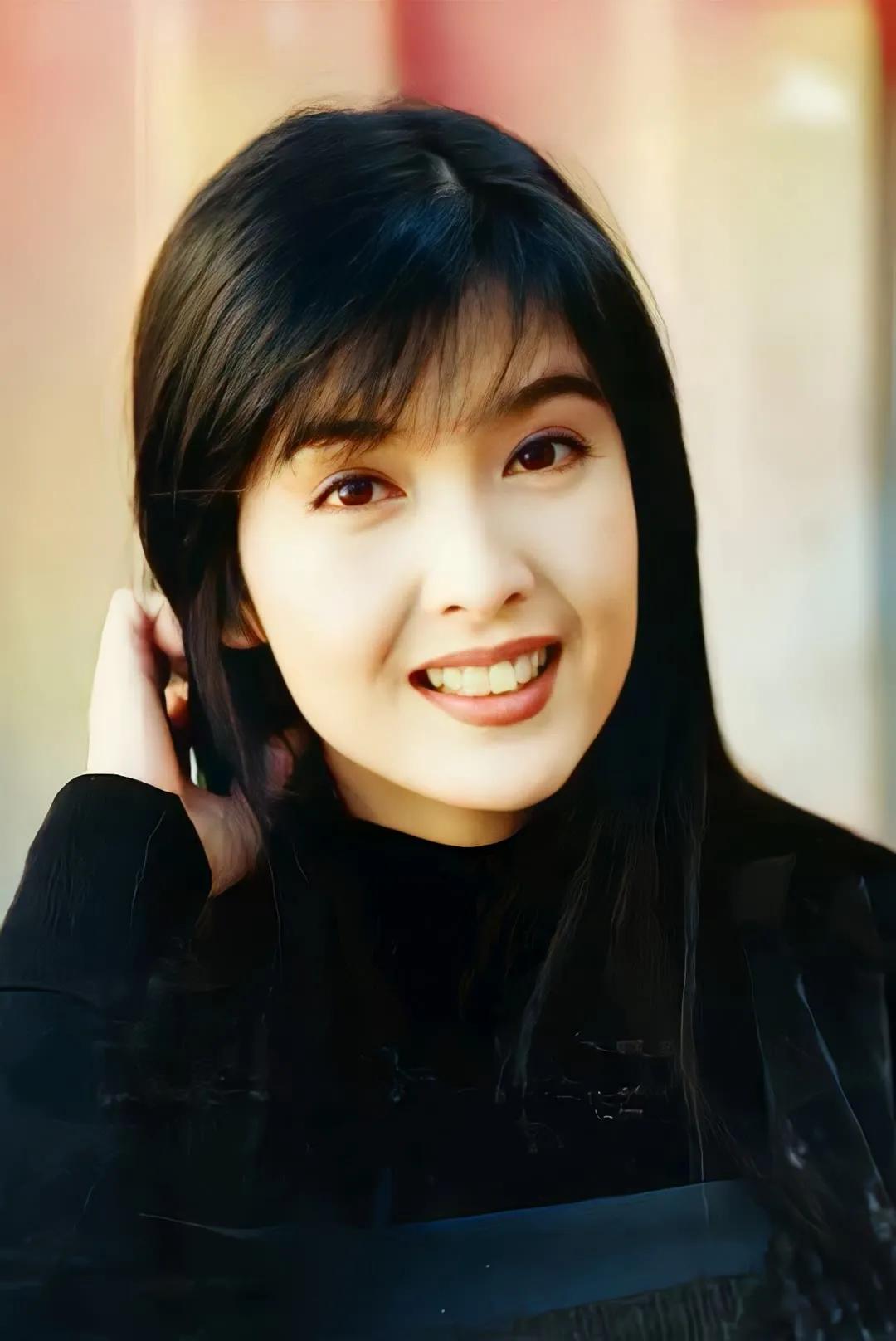 周慧敏怀旧照片9