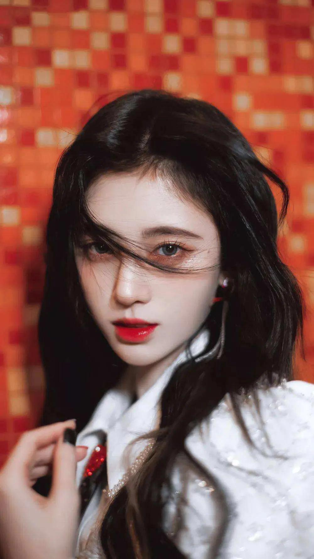 鞠婧祎：甜美靓丽，天生丽质