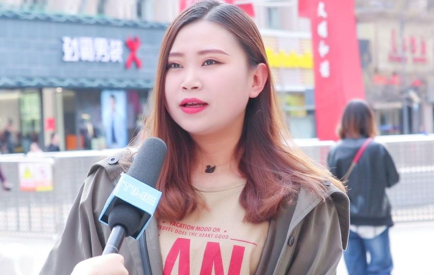 大学女生一个月生活费（大学生每月生活费等级划分）