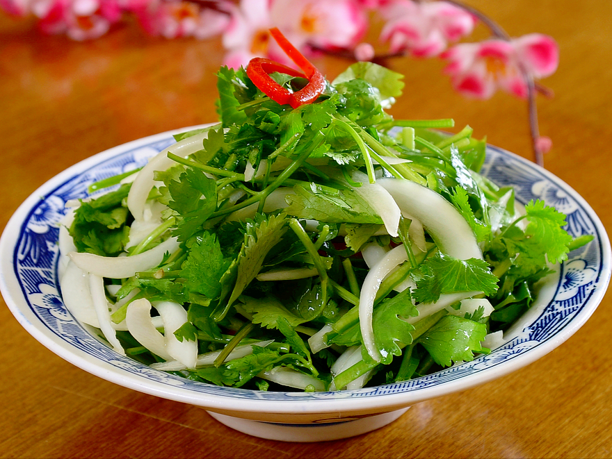 教你一道北方生猛的"老虎菜",辣脆爽口,开胃解腻,下饭最适合