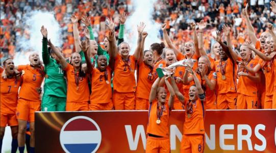 女足世界杯历届冠军一览表(欧洲女子足球锦标赛历届冠军)