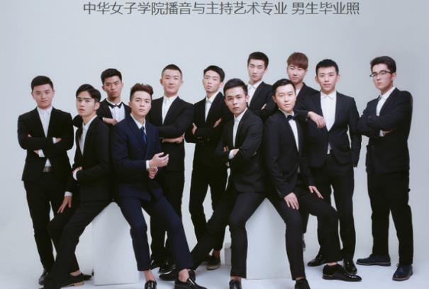 一所大学堪称“女儿国”，从校名就可以看出，男生在校内很少见