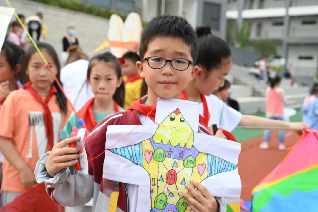 美在附小——记天府新区新兴中学附属小学开展第一届艺术节