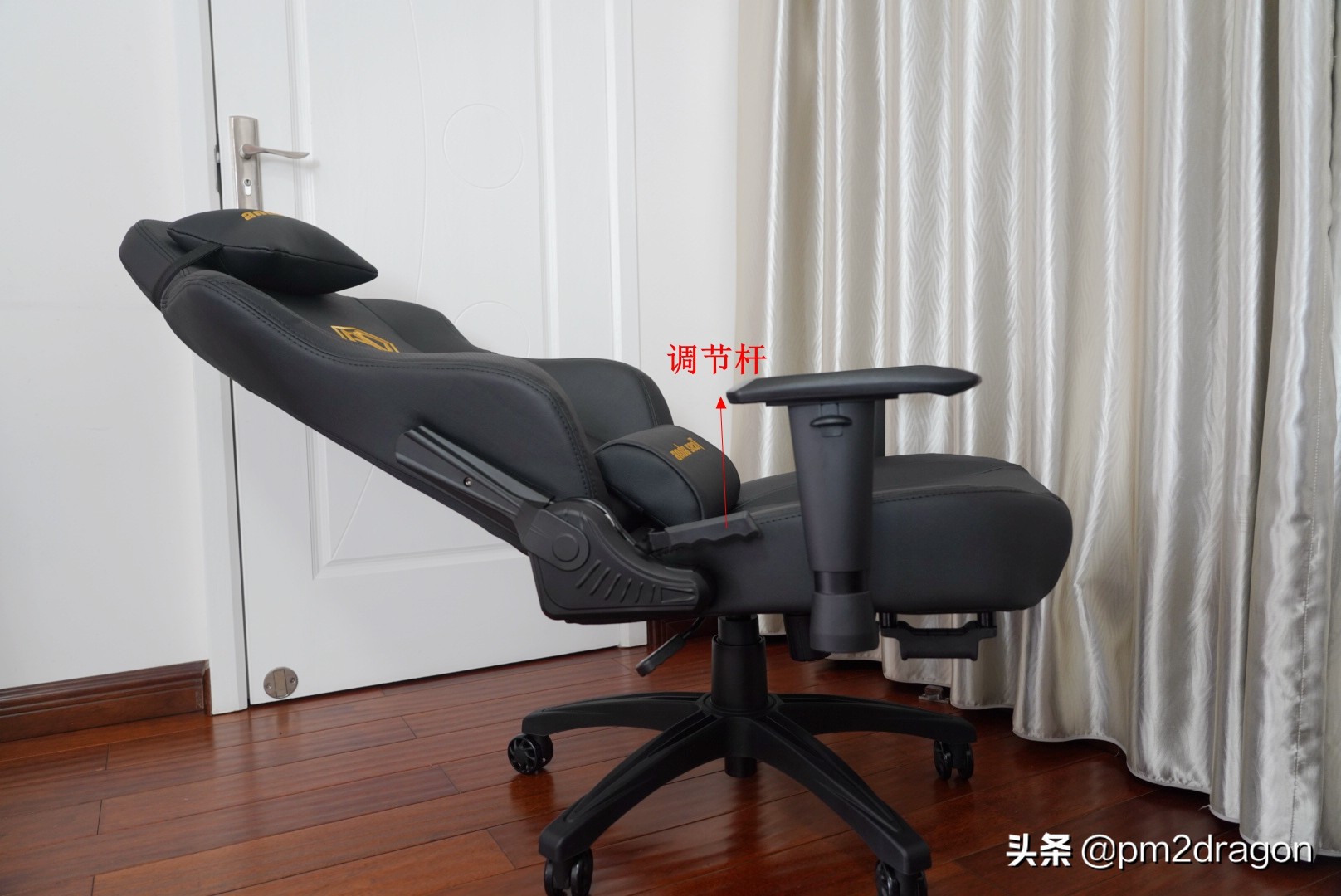 入手PUBG职业玩家同款--安德斯特未来战士升降桌+战神王座电竞椅