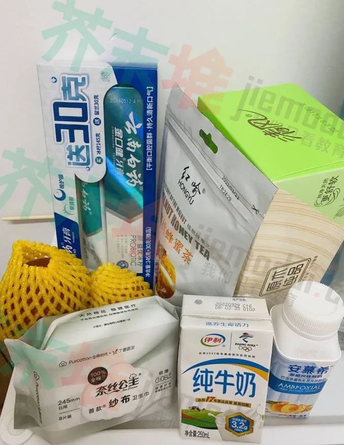 上海大学生封校生活：隔离、打地铺，等下一轮秋招