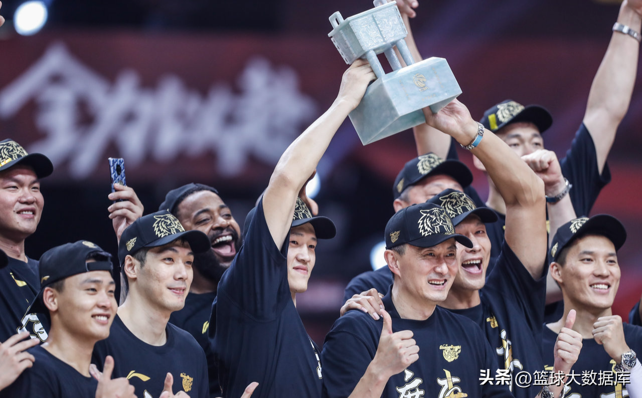 苏伟为什么离开广东（曝苏伟离队！老板不养闲人，朱芳雨无能为力）